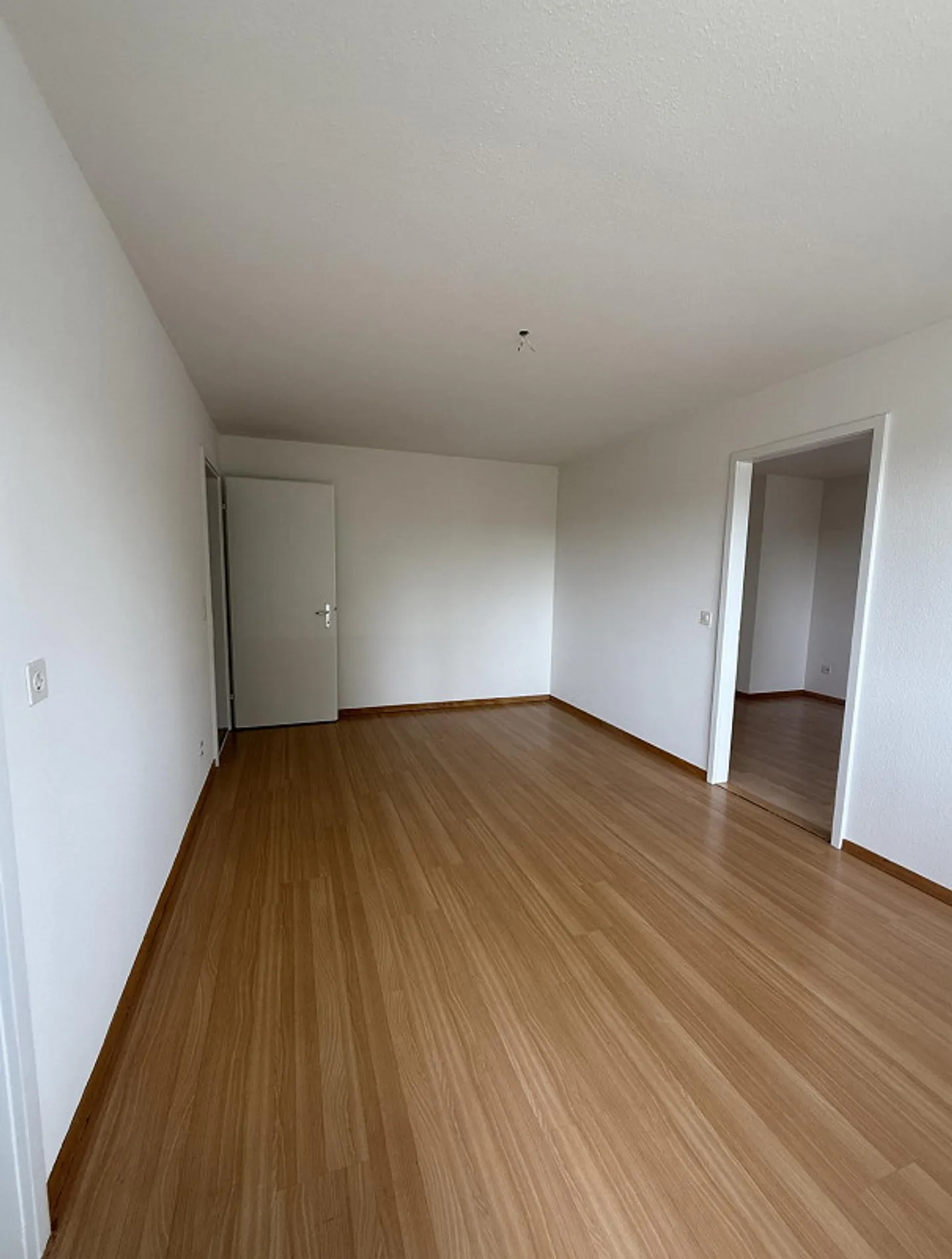 Central 2-room apartment in Steinhausen - Photo 3 of 6