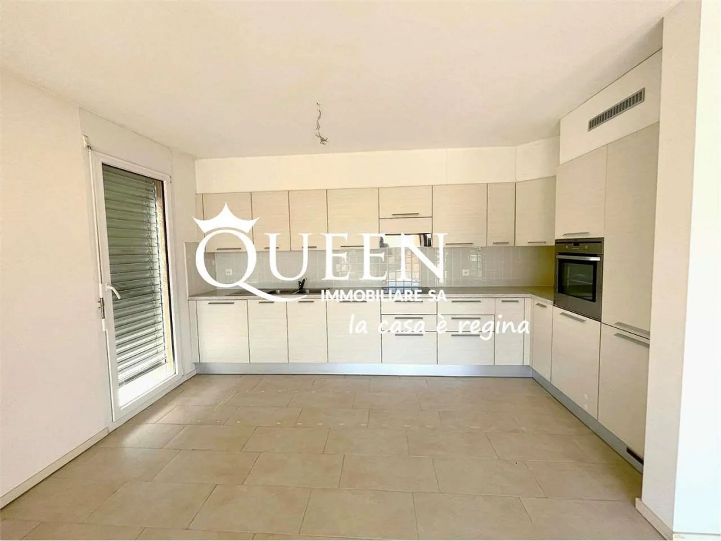 Chiasso: Penthouse with 4.5 rooms, 140 m², balconies, unobstructed view and garden - Photo 8 of 13
