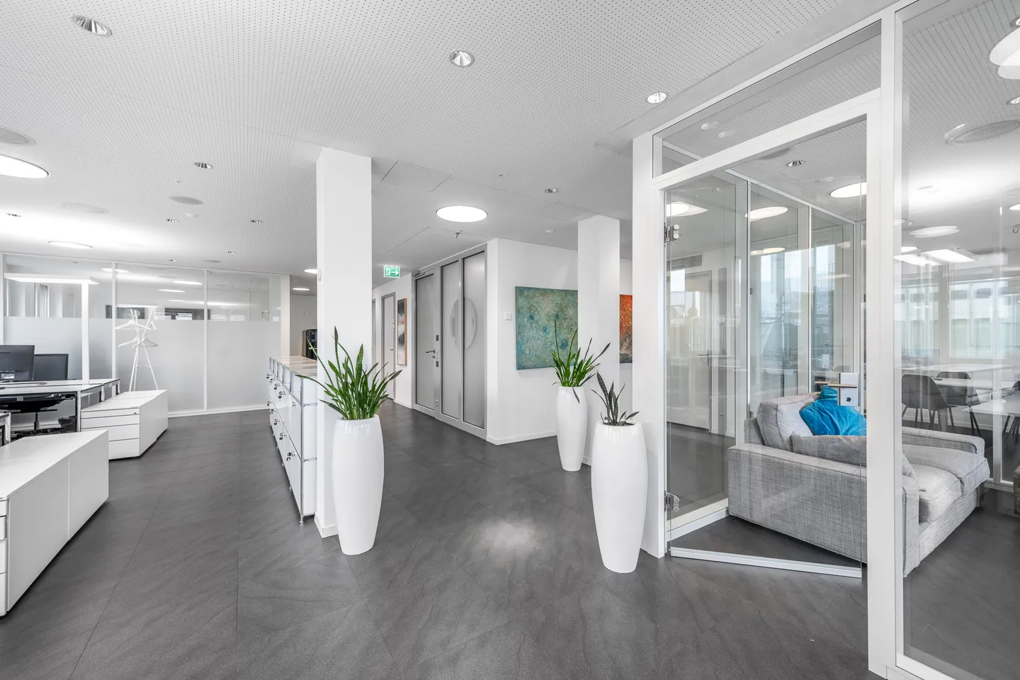 Prime Office Space in Zurich - Photo 3 of 7