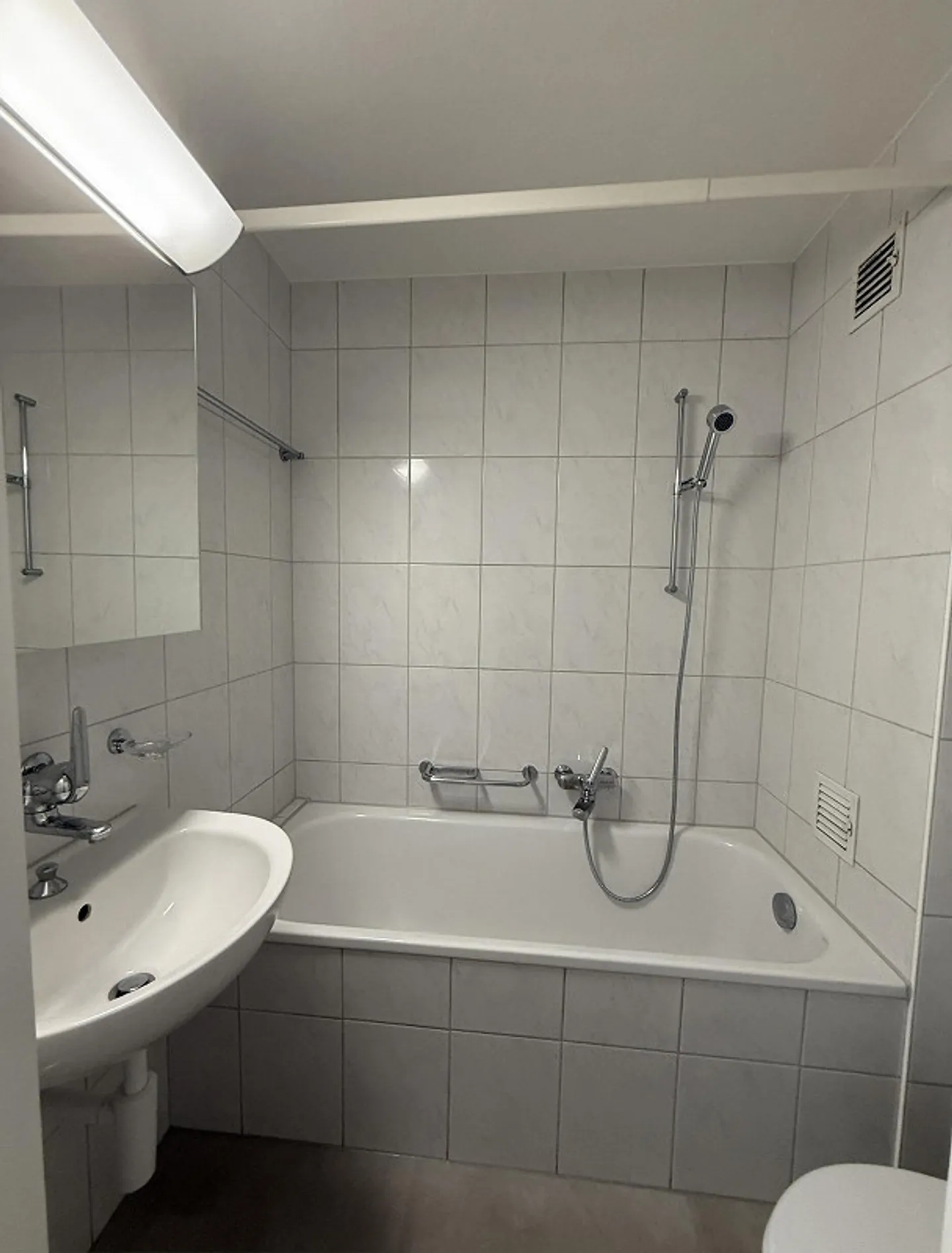 Central 2-room apartment in Steinhausen - Photo 5 of 6