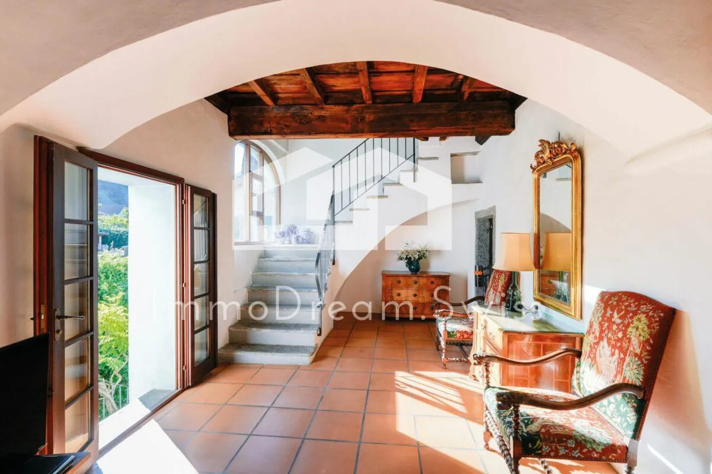 Casa patrizia del 1680 con cortile romantico, con permesso di seconda residenza - Foto 3 di 13