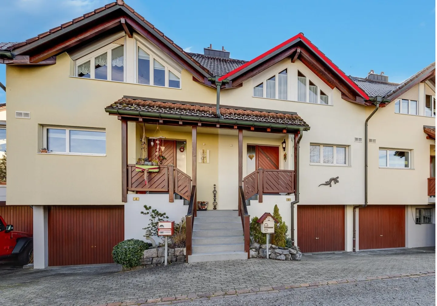 Charmantes 5.5-Zimmer-Reihenhaus in ruhiger Lage von Siebnen - Foto 1 von 16