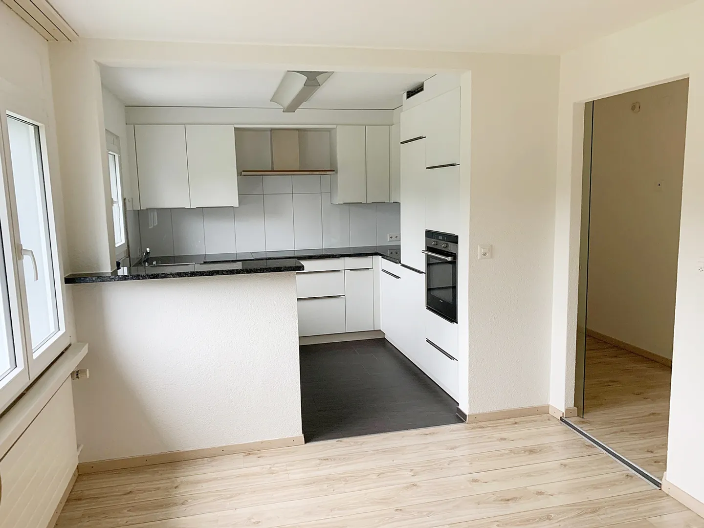 Helle, ruhige renovierte 3.5-Zimmer-Wohnung - Foto 1 von 11