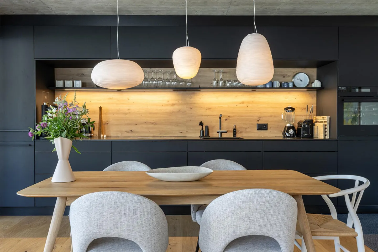 Exklusive 3½-Zimmer-Wohnung im skandinavischen Stil in Obersaxen - Foto 3 von 16