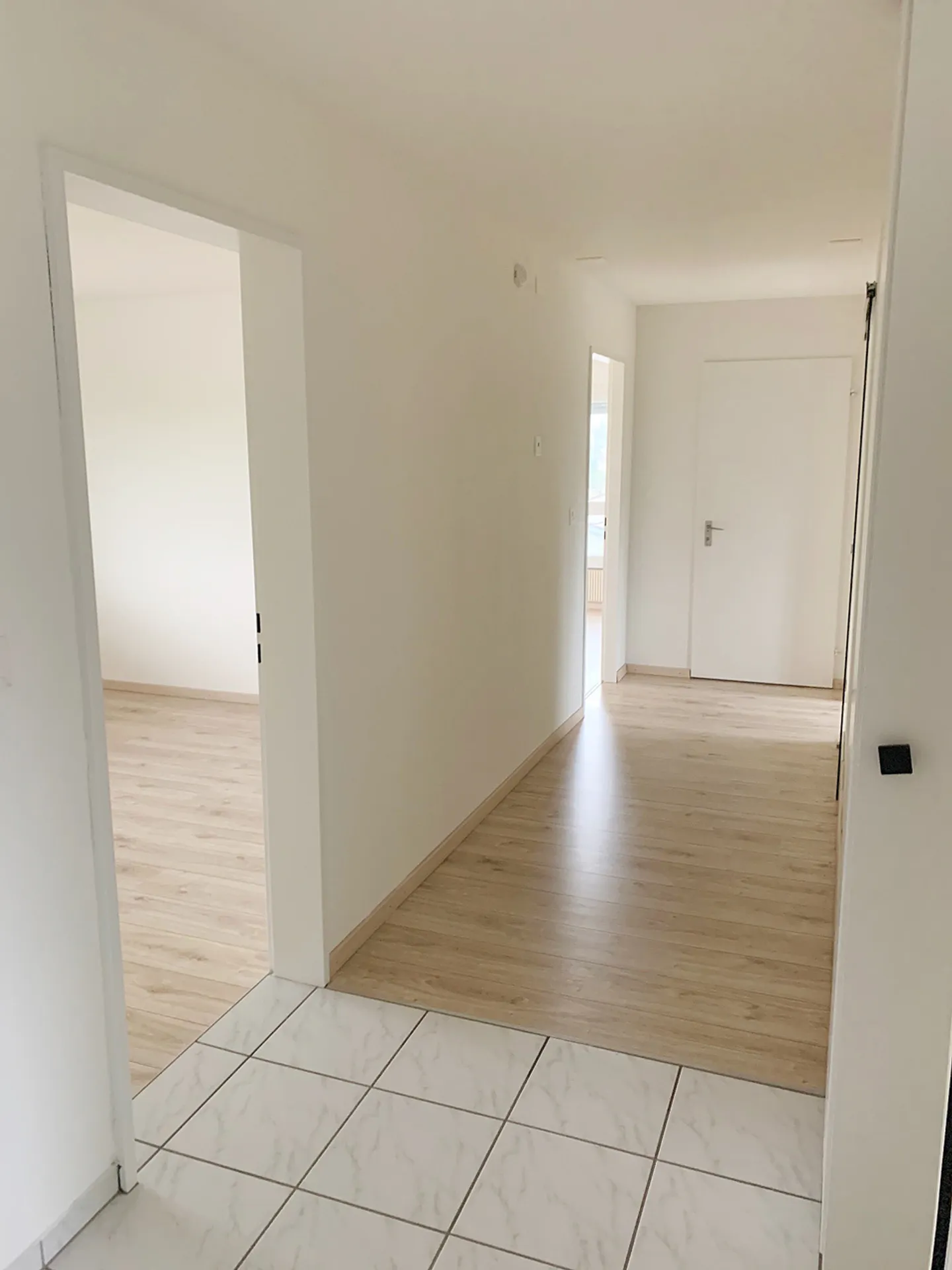Helle, ruhige renovierte 3.5-Zimmer-Wohnung - Foto 7 von 11