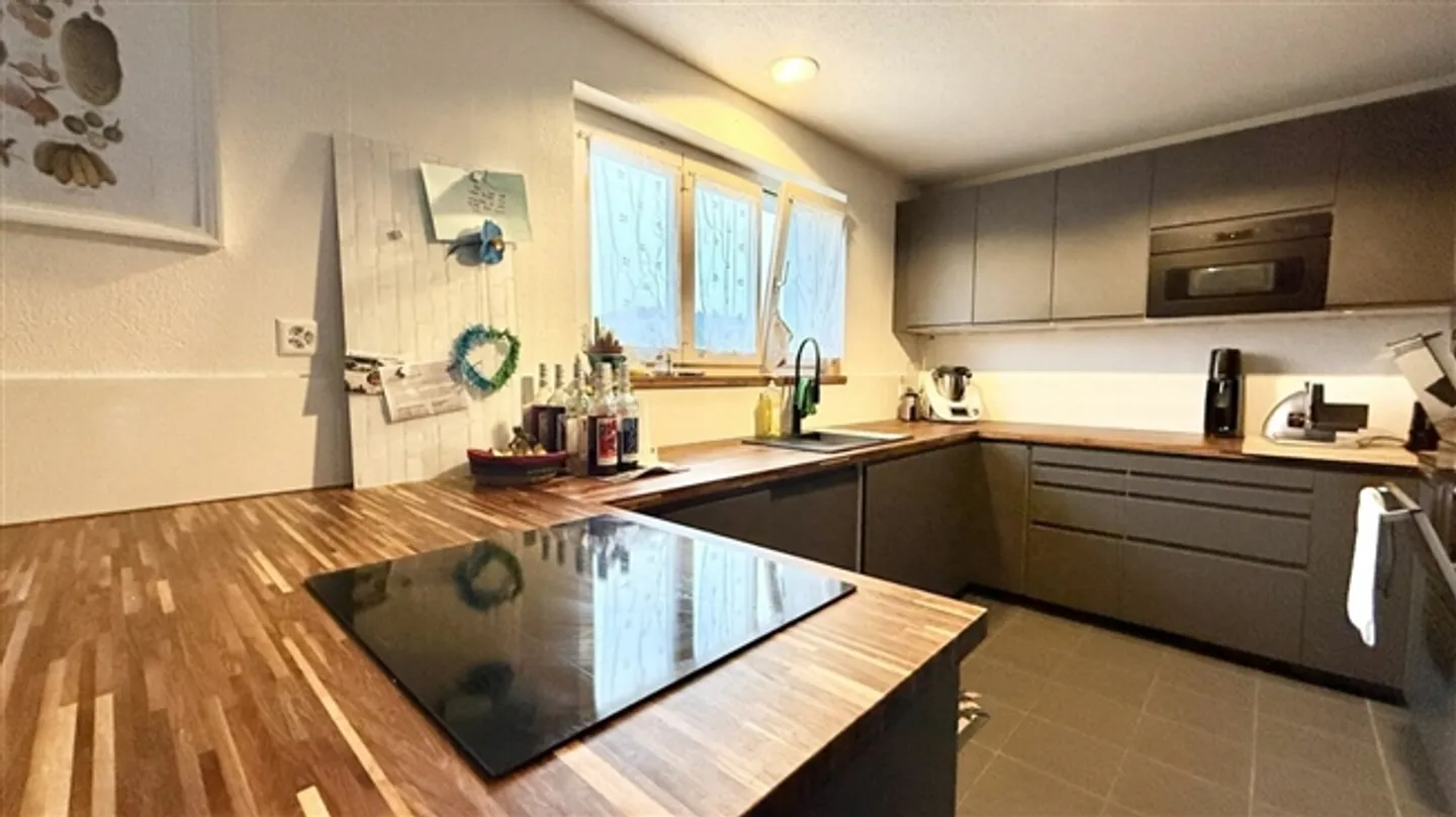 Ampio appartamento duplex di 5,5 locali in una buona posizione Copia - Foto 6 di 11