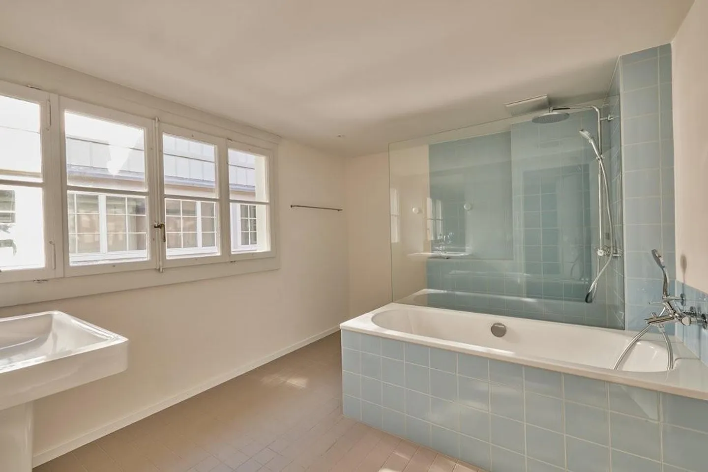 Representative Old Town Apartment - Photo 11 of 12