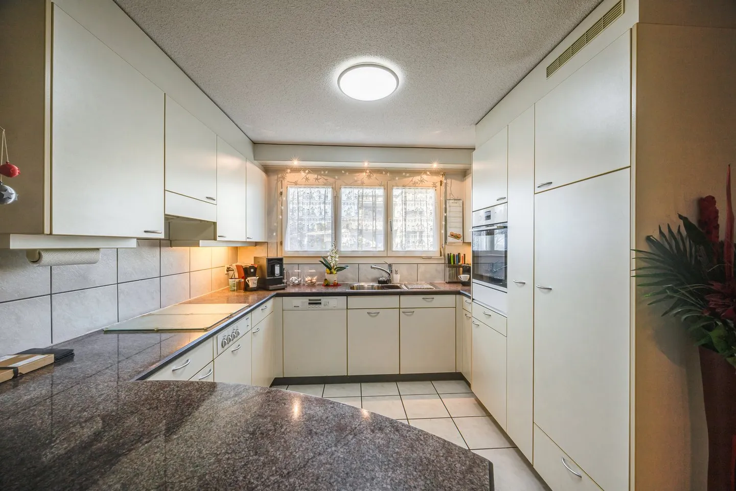 Charmantes 5.5-Zimmer-Reihenhaus in ruhiger Lage von Siebnen - Foto 4 von 16