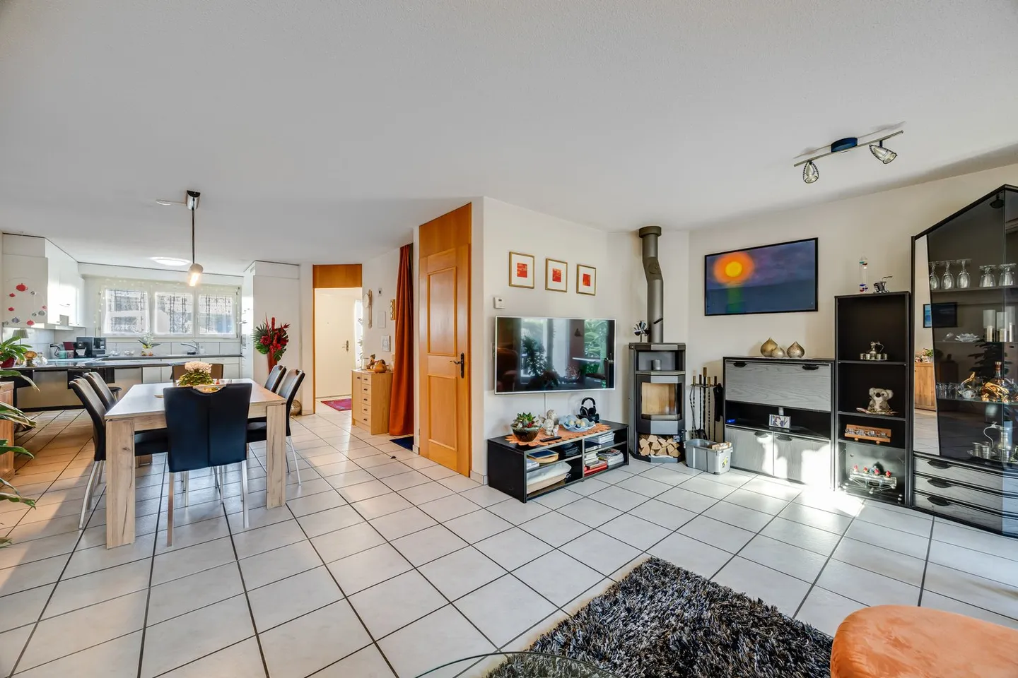 Charmantes 5.5-Zimmer-Reihenhaus in ruhiger Lage von Siebnen - Foto 5 von 16