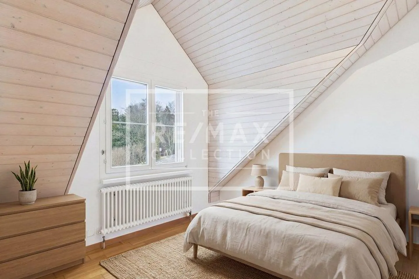 Sunny attic apartment in Bonstetten with dream views, near Zurich - Photo 5 of 13