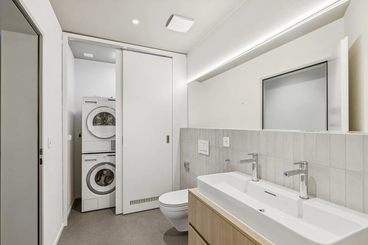 Beautiful first occupancy apartment with studio - Photo 9 of 12