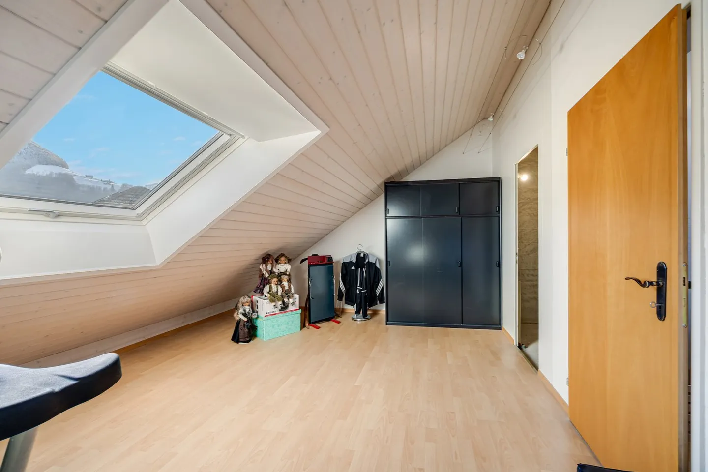 Charmantes 5.5-Zimmer-Reihenhaus in ruhiger Lage von Siebnen - Foto 13 von 16