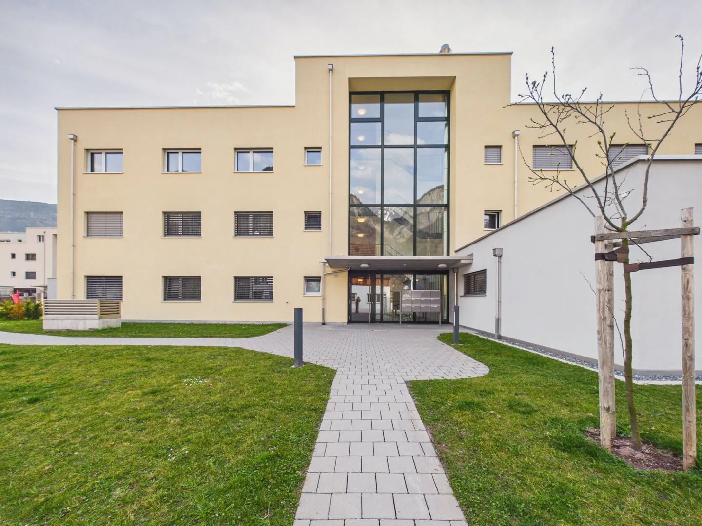 Penthouse Dream Above the Rooftops - 197 m² Terrace with Panoramic Mountain View - Photo 7 of 9