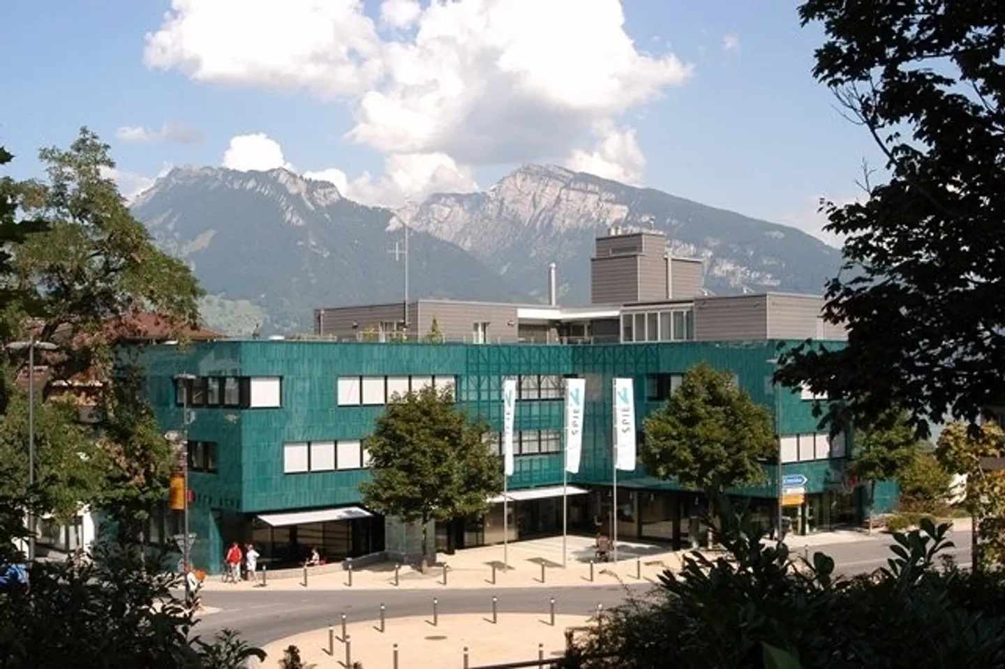 Commercial space with a unique panorama - Photo 1 of 6