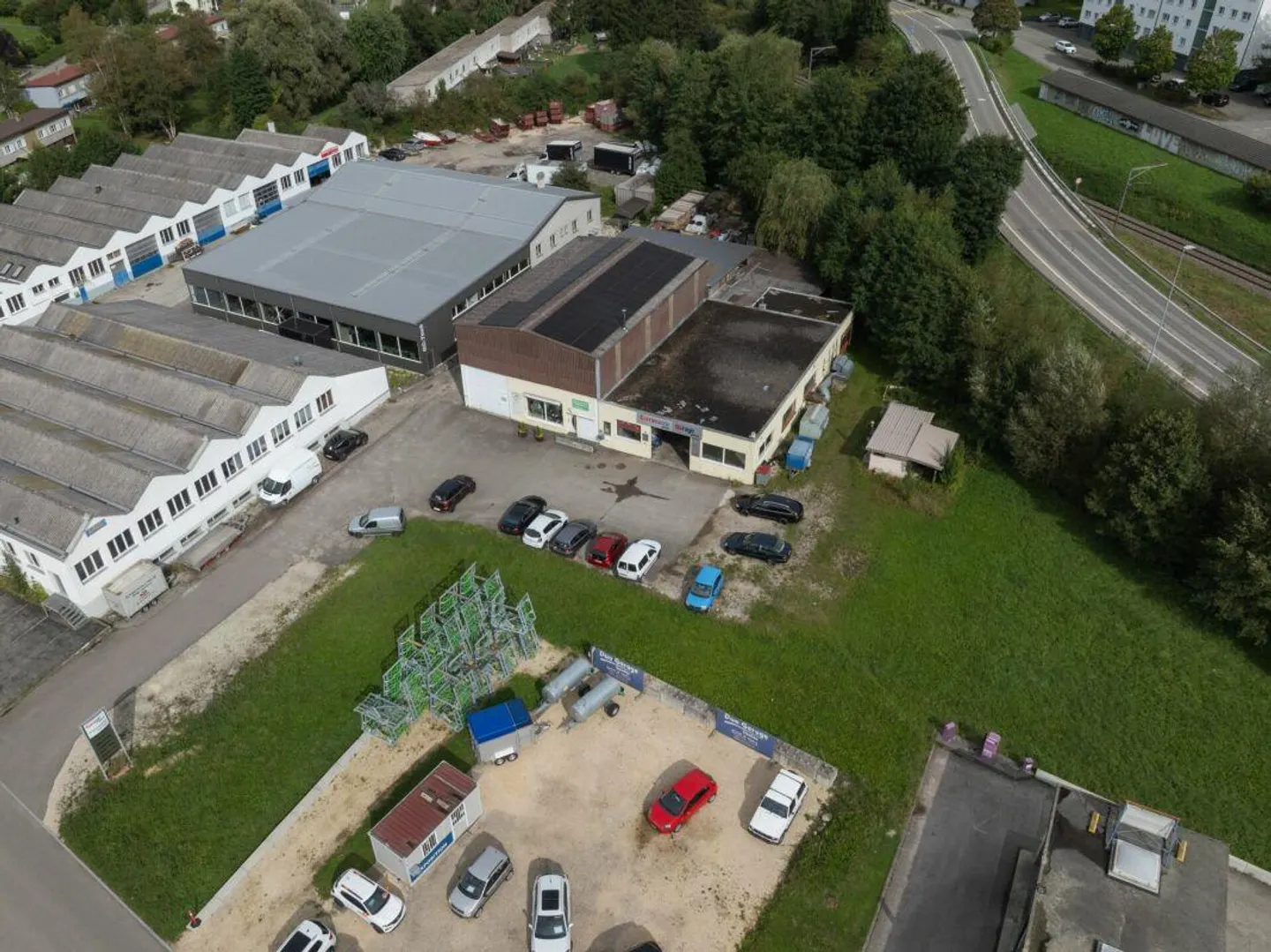 Industrial building/depot - Photo 1 of 17