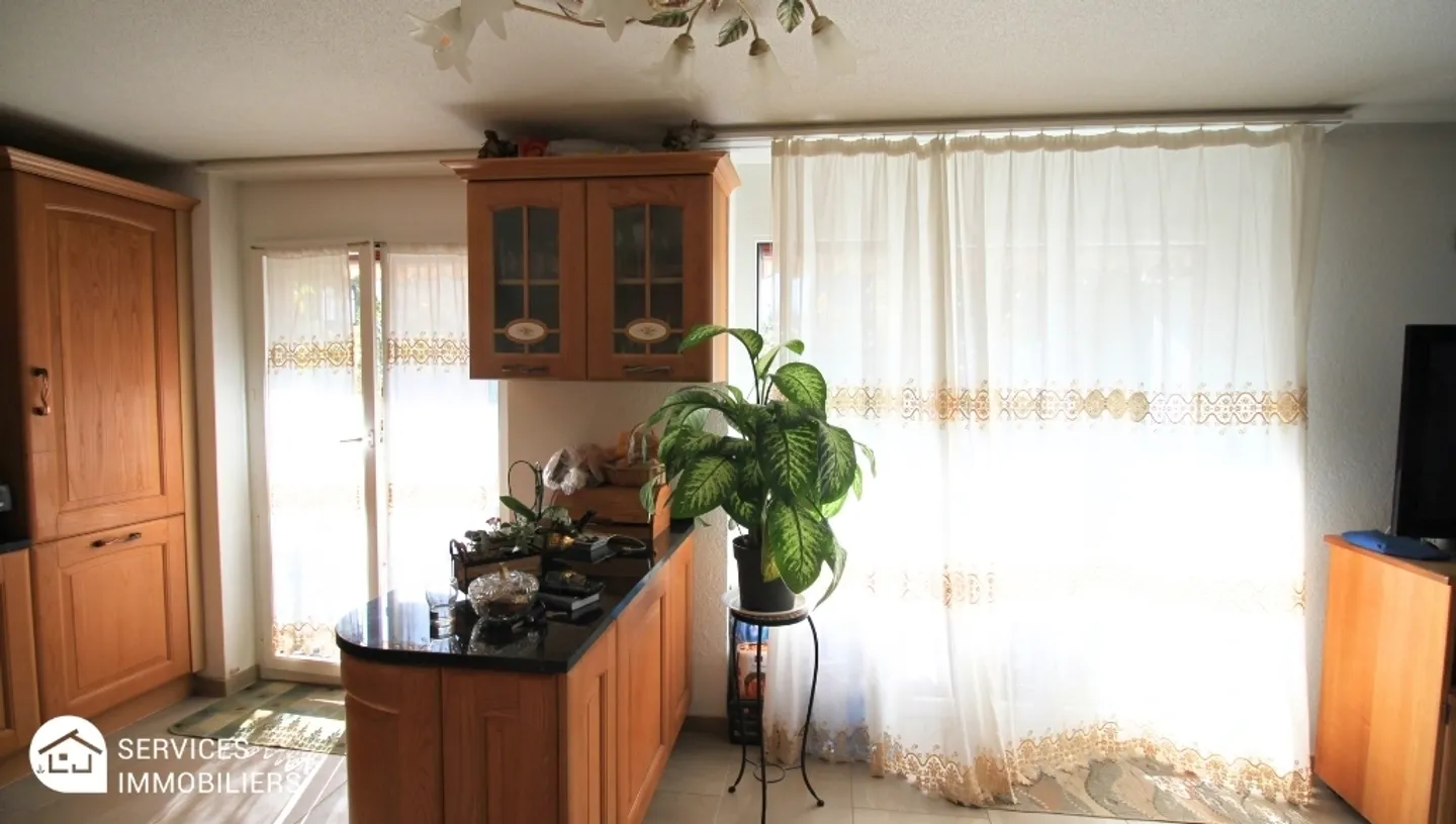 Opportunity - Apartment with Private Garden - Photo 3 of 18