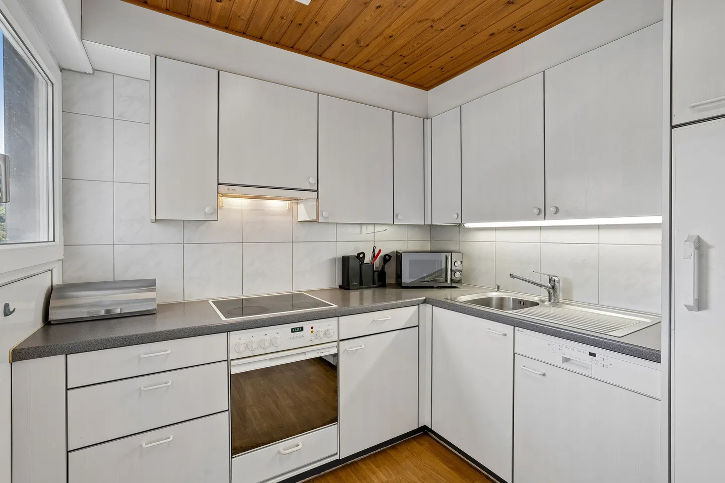 Vue panoramique incluse - Appartement exclusif de 2,5 pièces à Baden - Photo 9 sur 12