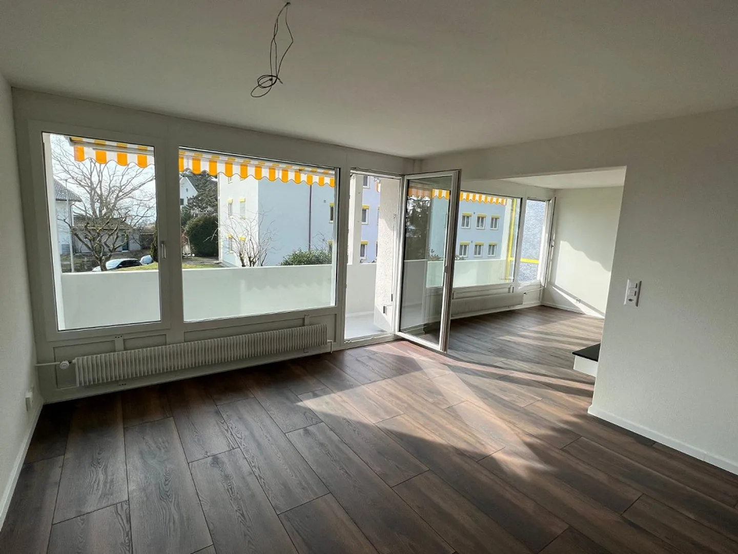 WOHNEN IM BELIEBTEN GEISSBERG-QUARTIER- STADTNAH-DIREKT AM WALDRAND - Photo 2 sur 15