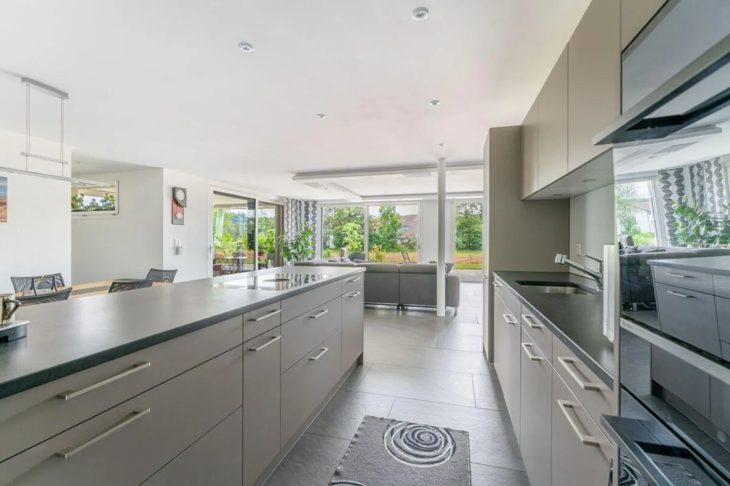 Feudali 4 ½-chambres Appartement Terrasse avec Jardin - Photo 5 sur 12