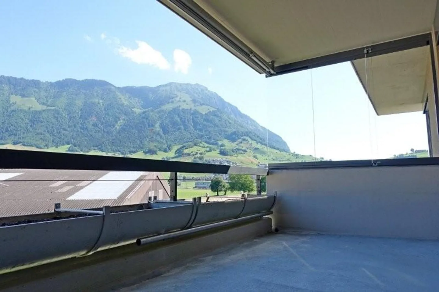 New home with mountain views - Photo 5 of 8