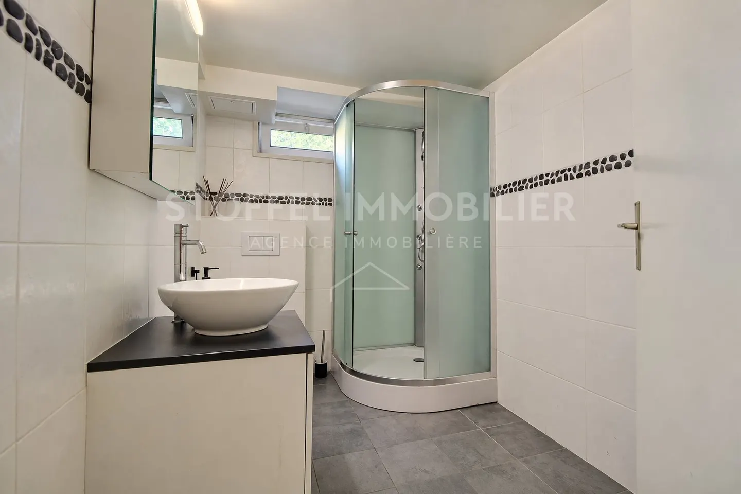 Charming Villa in Vessy - Photo 12 of 15