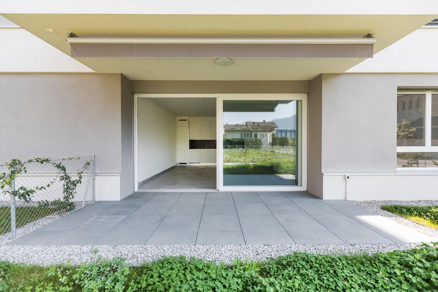 Splendid 2.5 rooms with private garden - Photo 2 of 10