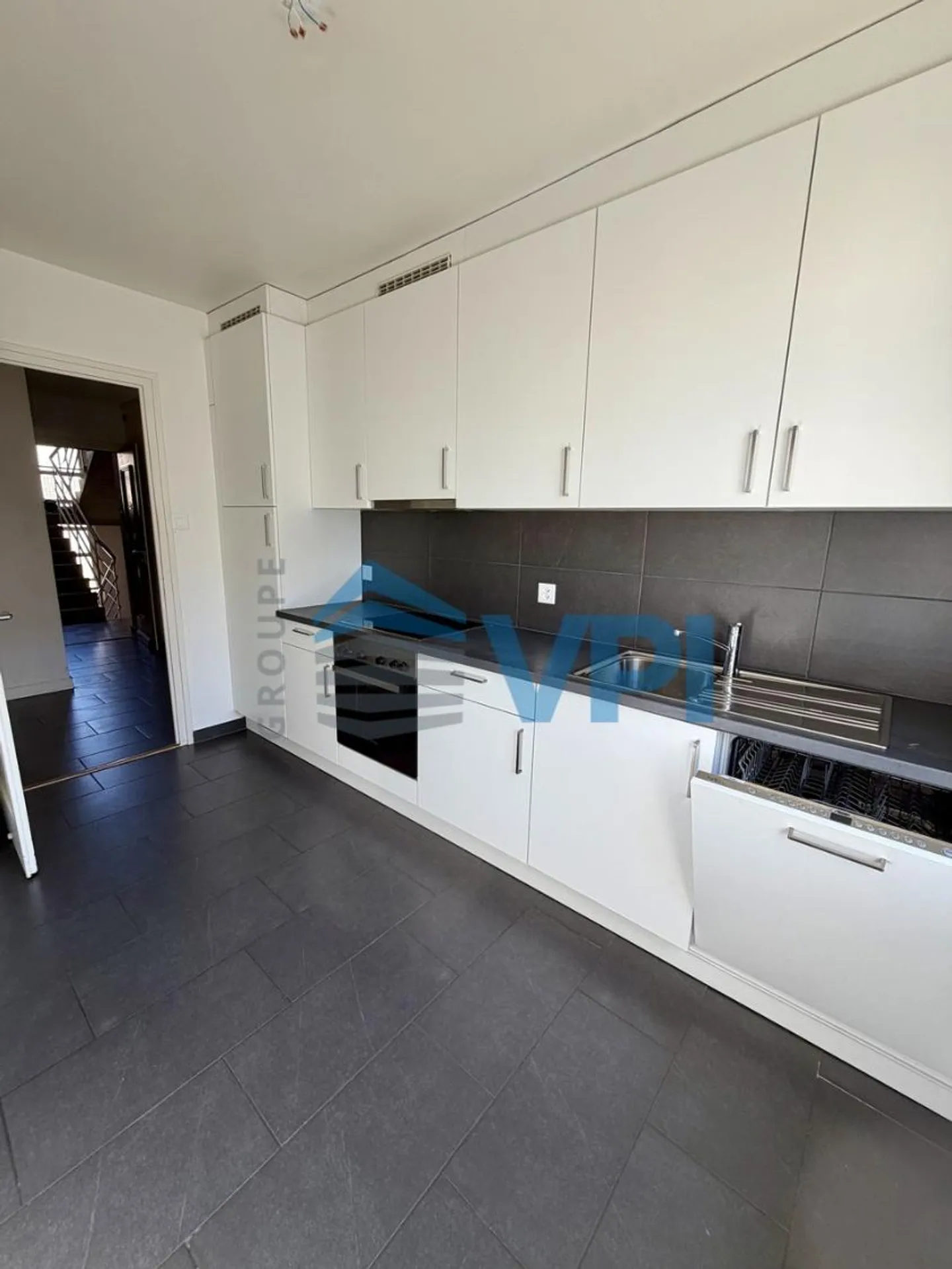 Großartige Gelegenheit: renovierte 2,5-Zimmer-Wohnung - Foto 3 von 9