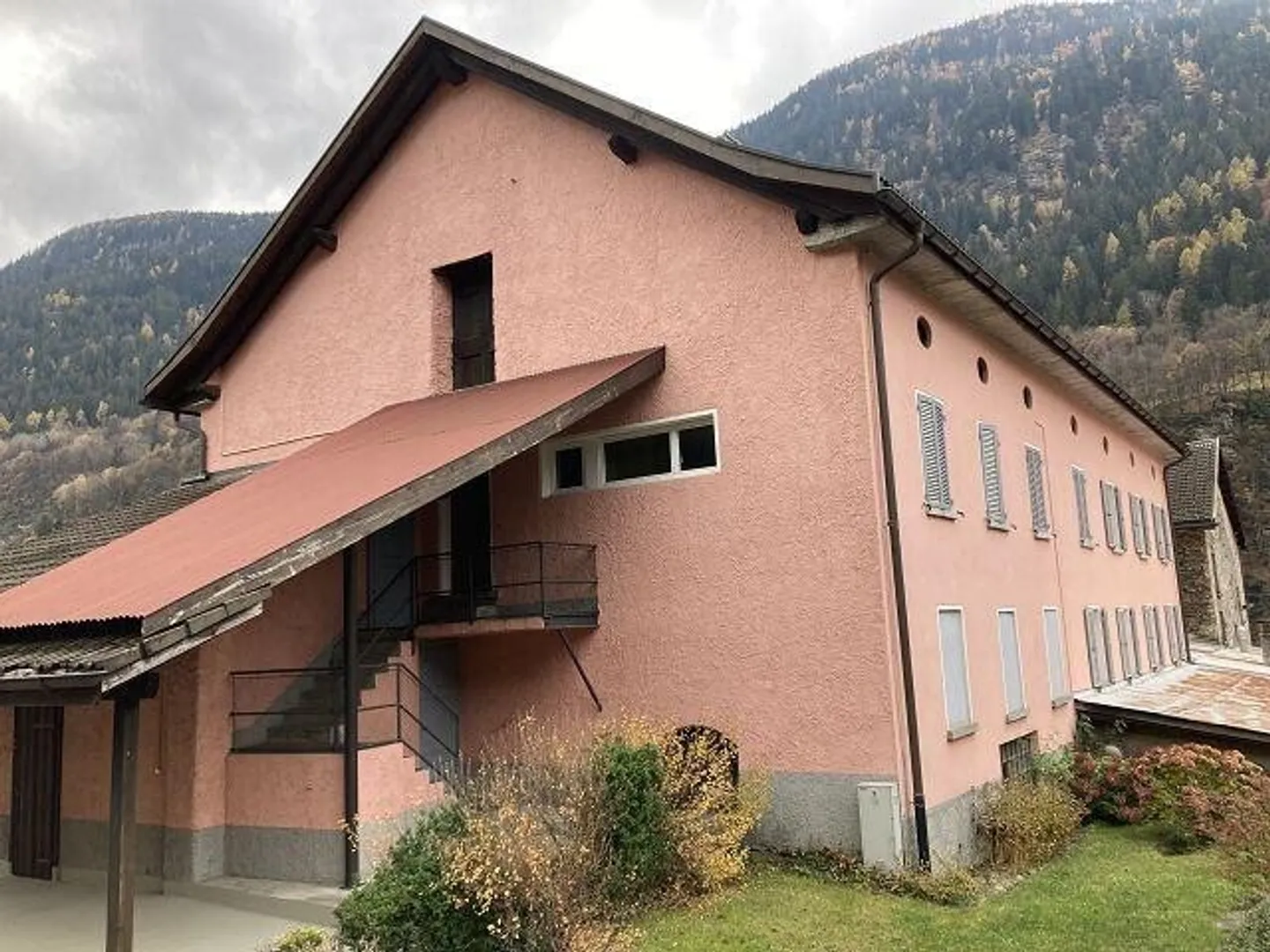 Immeuble multifamilial avec potentiel d'agrandissement / maison plurifamiliale avec poten... - Photo 6 sur 12