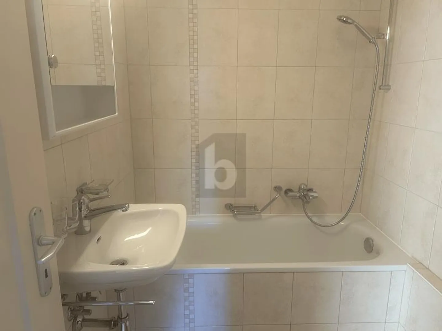 Appartamento in affitto - Foto 4 di 6