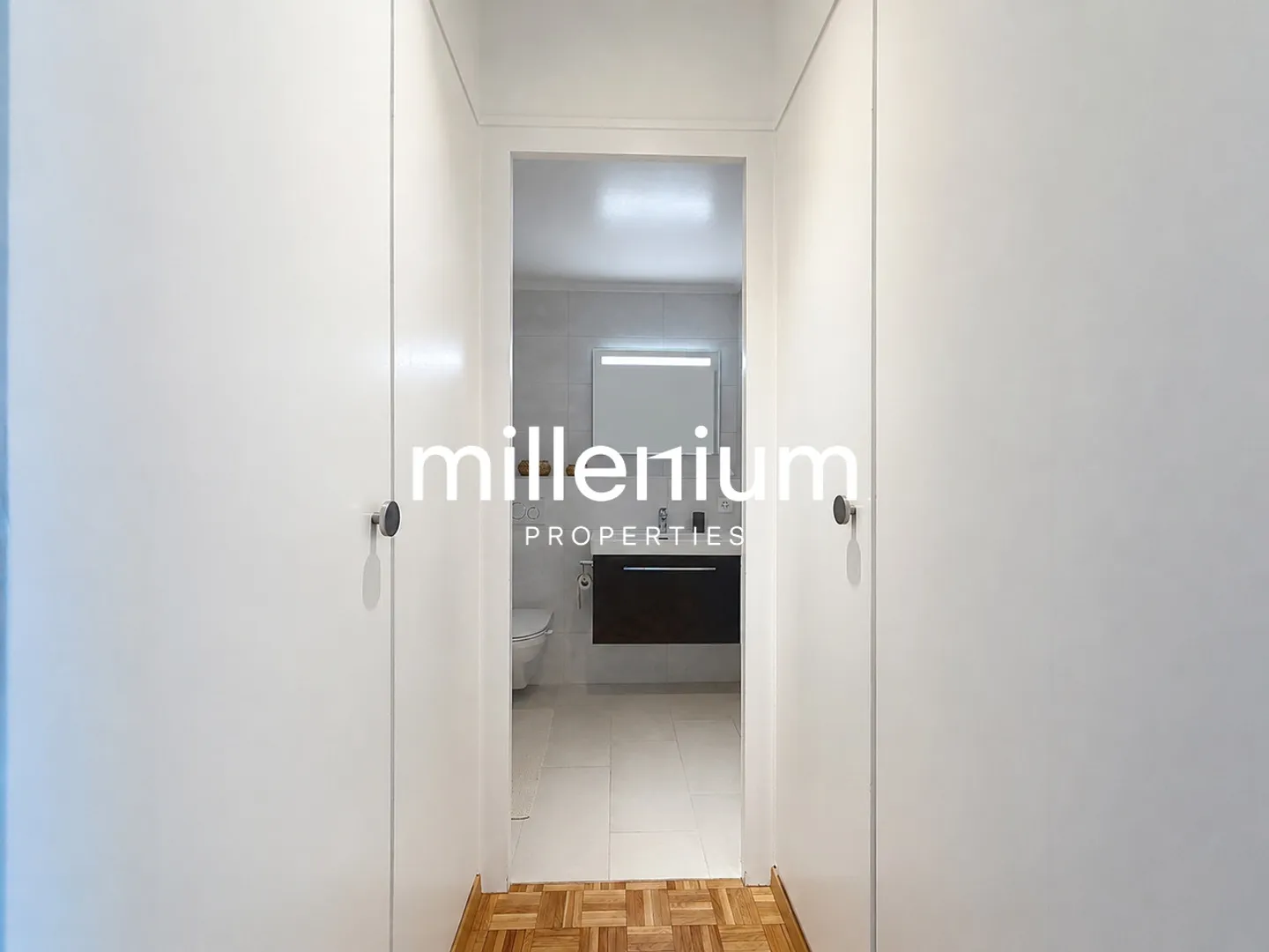 Crossing apartment with exceptional view - Photo 12 of 21