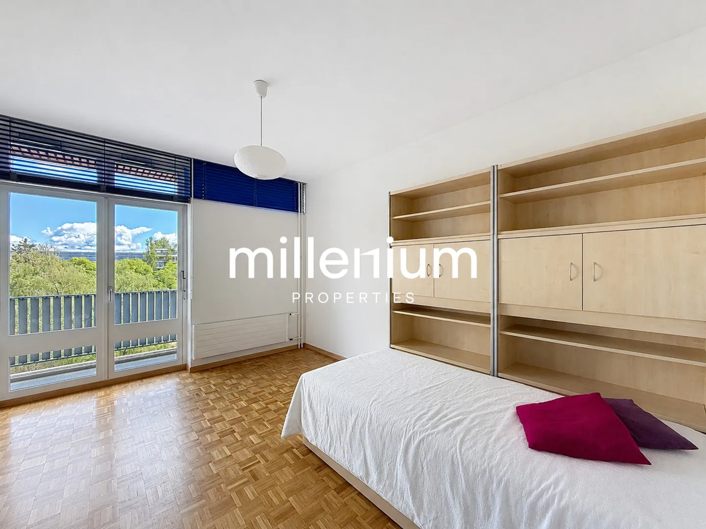 Crossing apartment with exceptional view - Photo 13 of 21