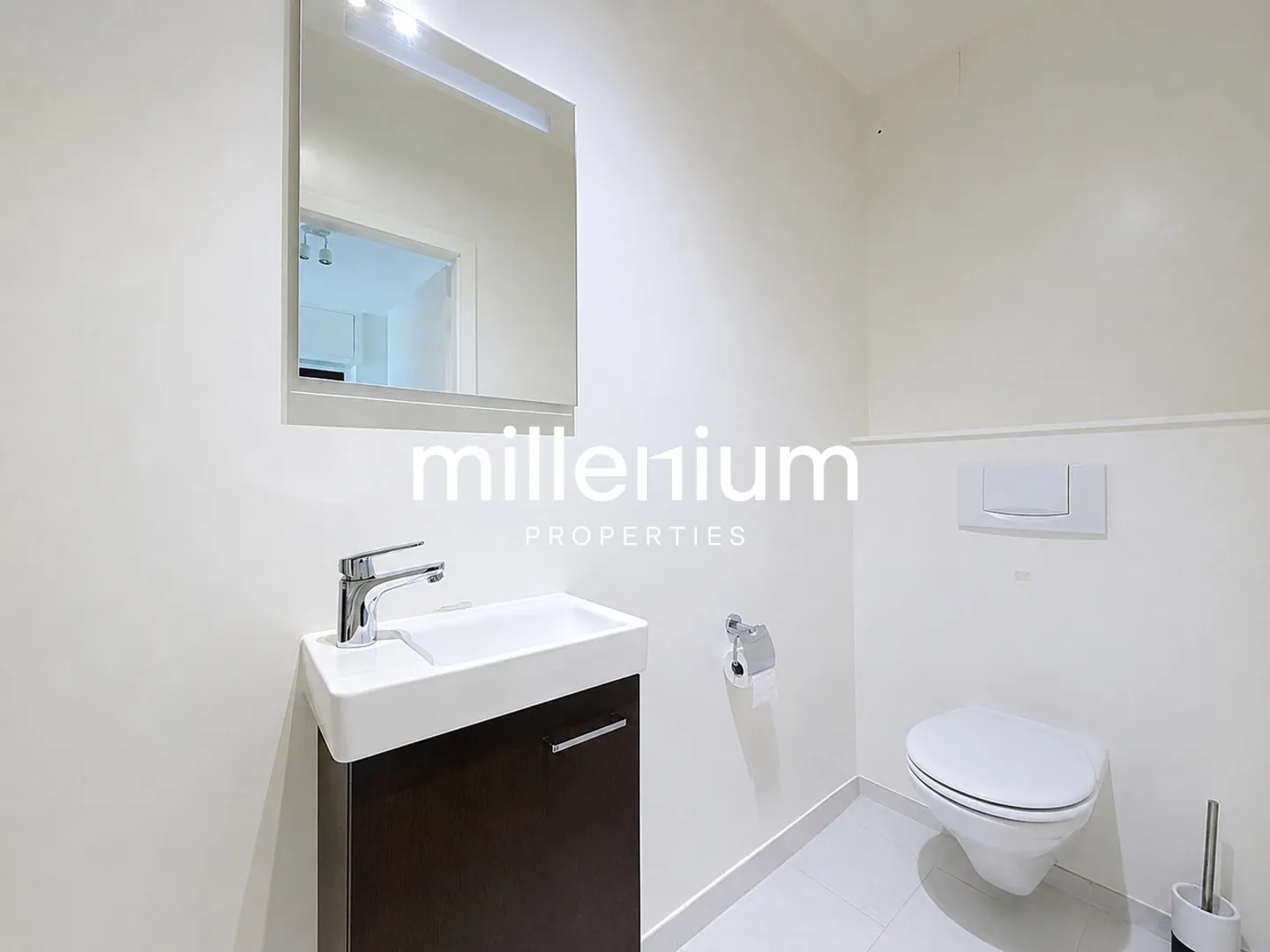 Crossing apartment with exceptional view - Photo 16 of 21
