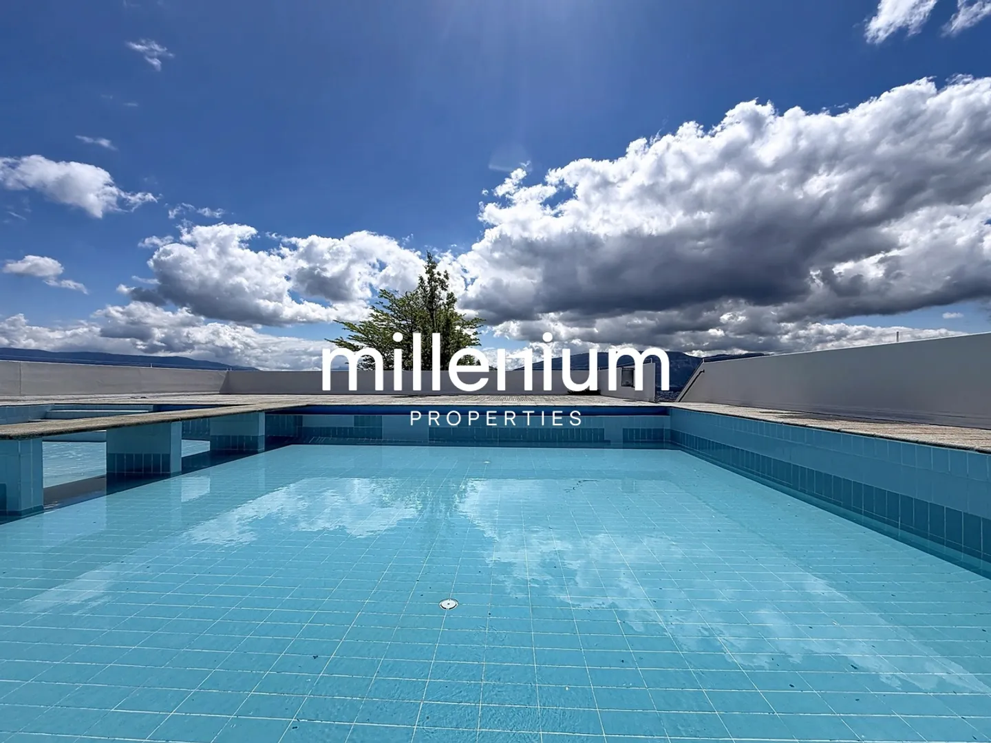Crossing apartment with exceptional view - Photo 20 of 21