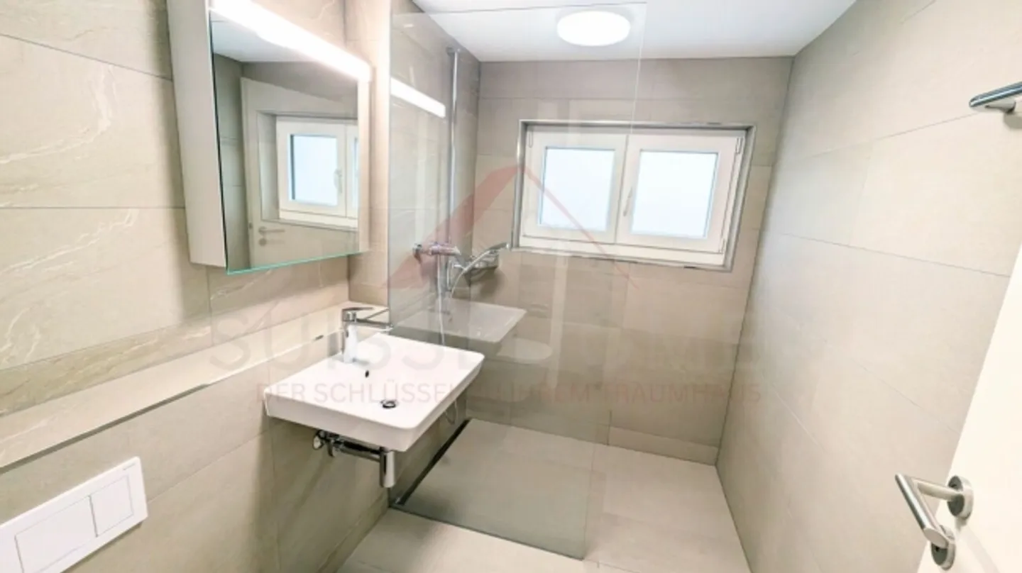 Charmante maison individuelle à Niederbipp - généreusement rénovée, beaucoup d'espace et de potentiel - Photo 9 sur 12