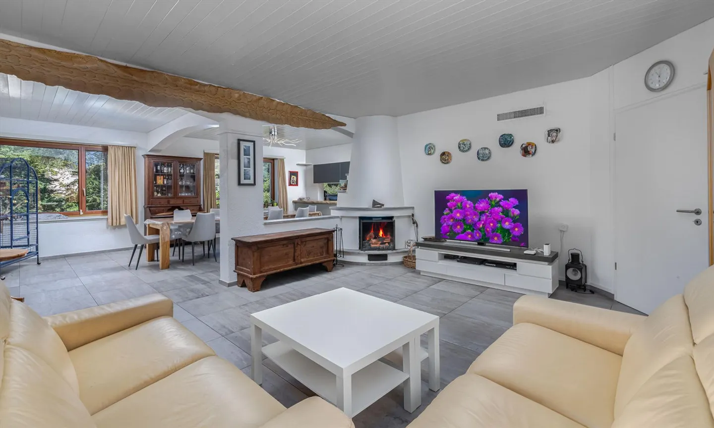 PRACHTVOLLE UND GERÄUMIGE VILLA MIT 11,5 ZIMMERN UND POOL IN PURASCA - Foto 3 von 11