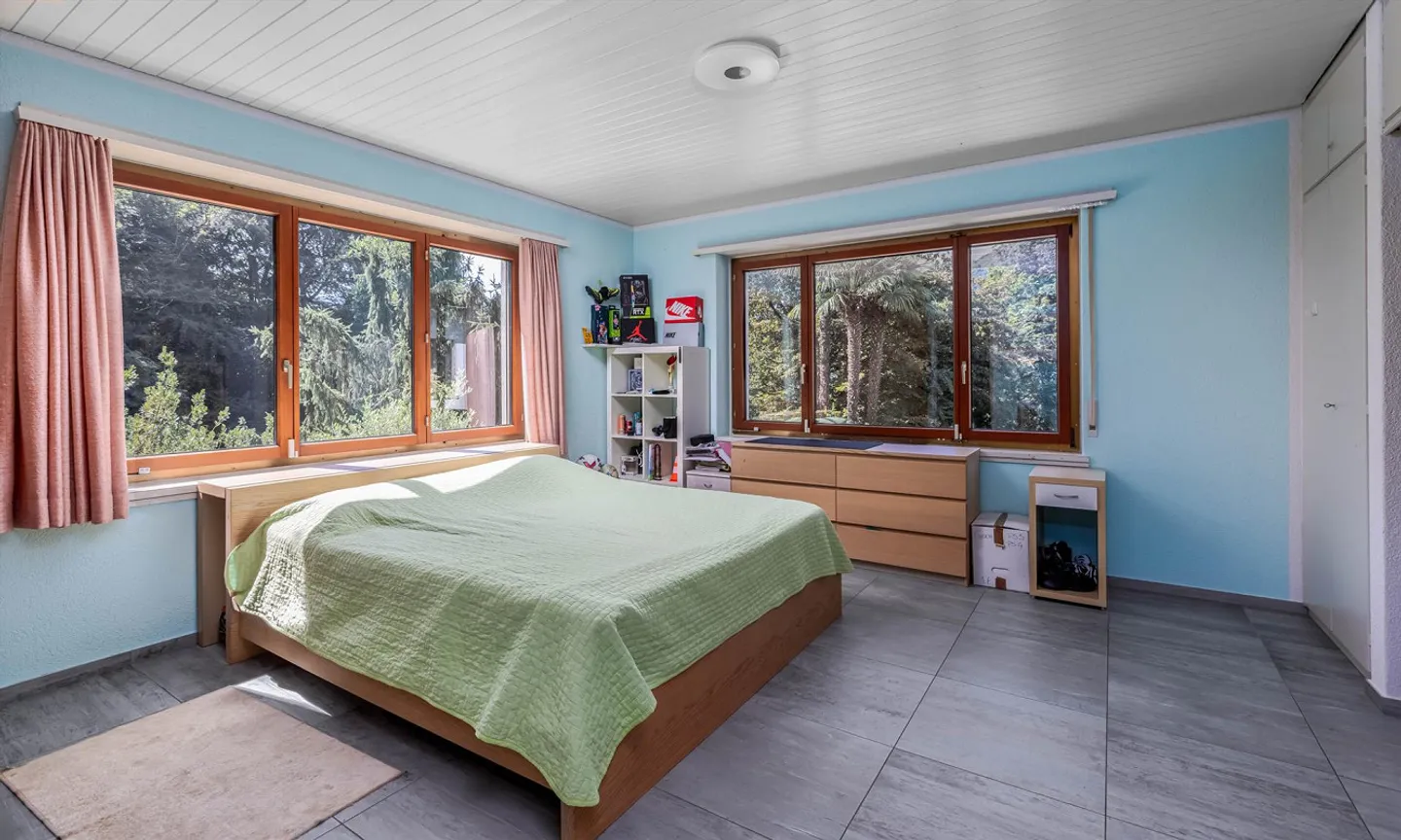 PRACHTVOLLE UND GERÄUMIGE VILLA MIT 11,5 ZIMMERN UND POOL IN PURASCA - Foto 6 von 11