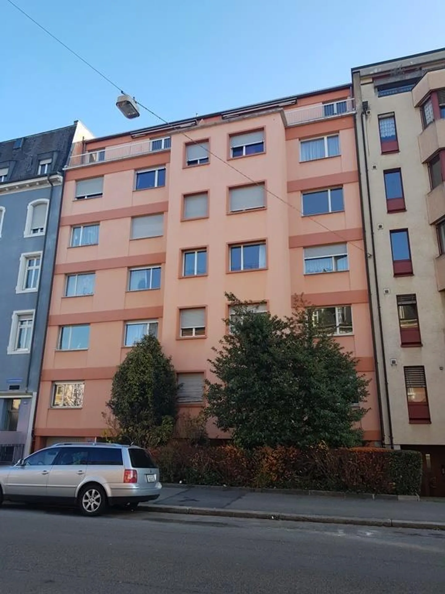 Heller Hobbyraum mit Balkon - Foto 1 von 2