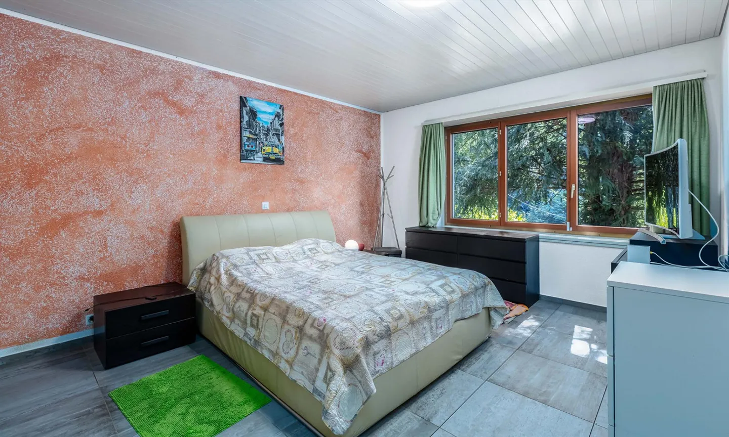 PRACHTVOLLE UND GERÄUMIGE VILLA MIT 11,5 ZIMMERN UND POOL IN PURASCA - Foto 7 von 11
