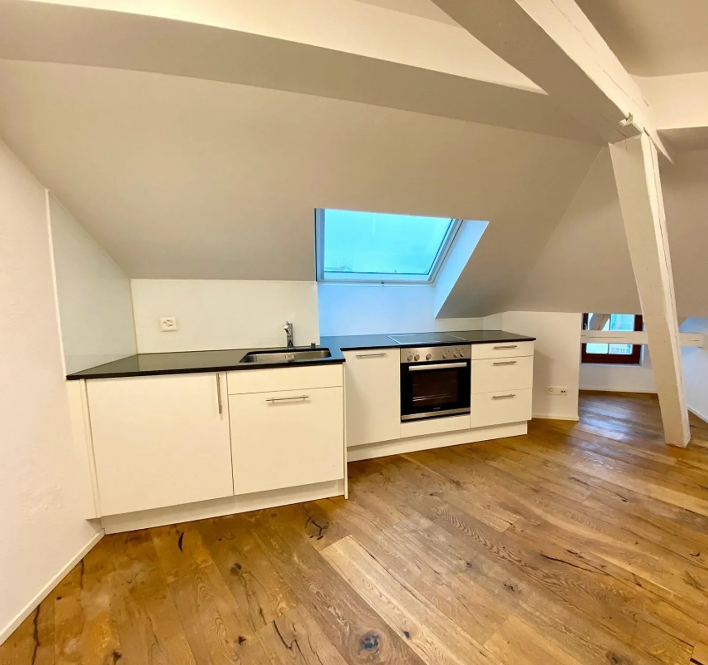 Furnished studio including electricity / Swisscom TV and internet - Photo 2 of 7