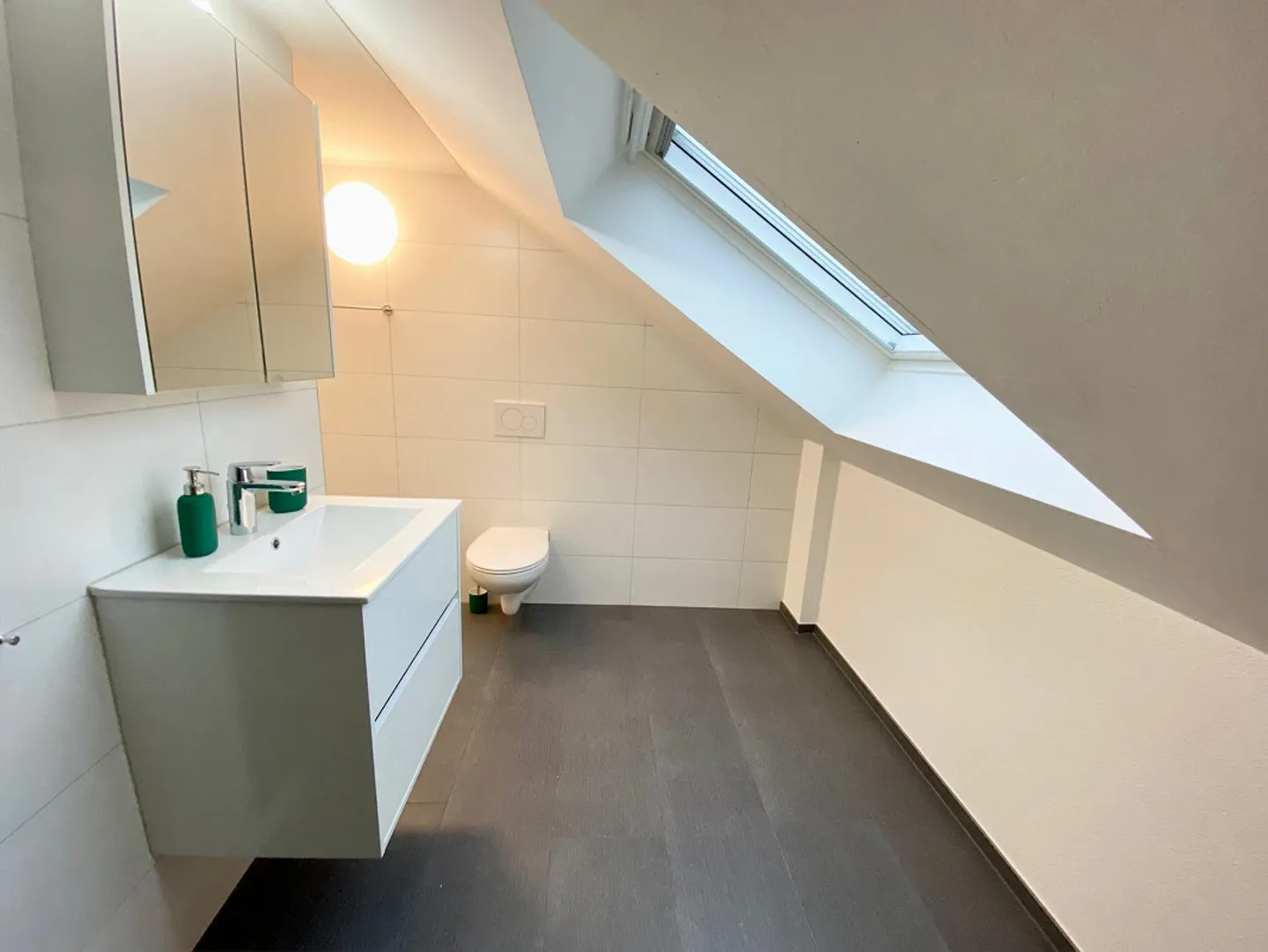 Furnished studio including electricity / Swisscom TV and internet - Photo 3 of 7