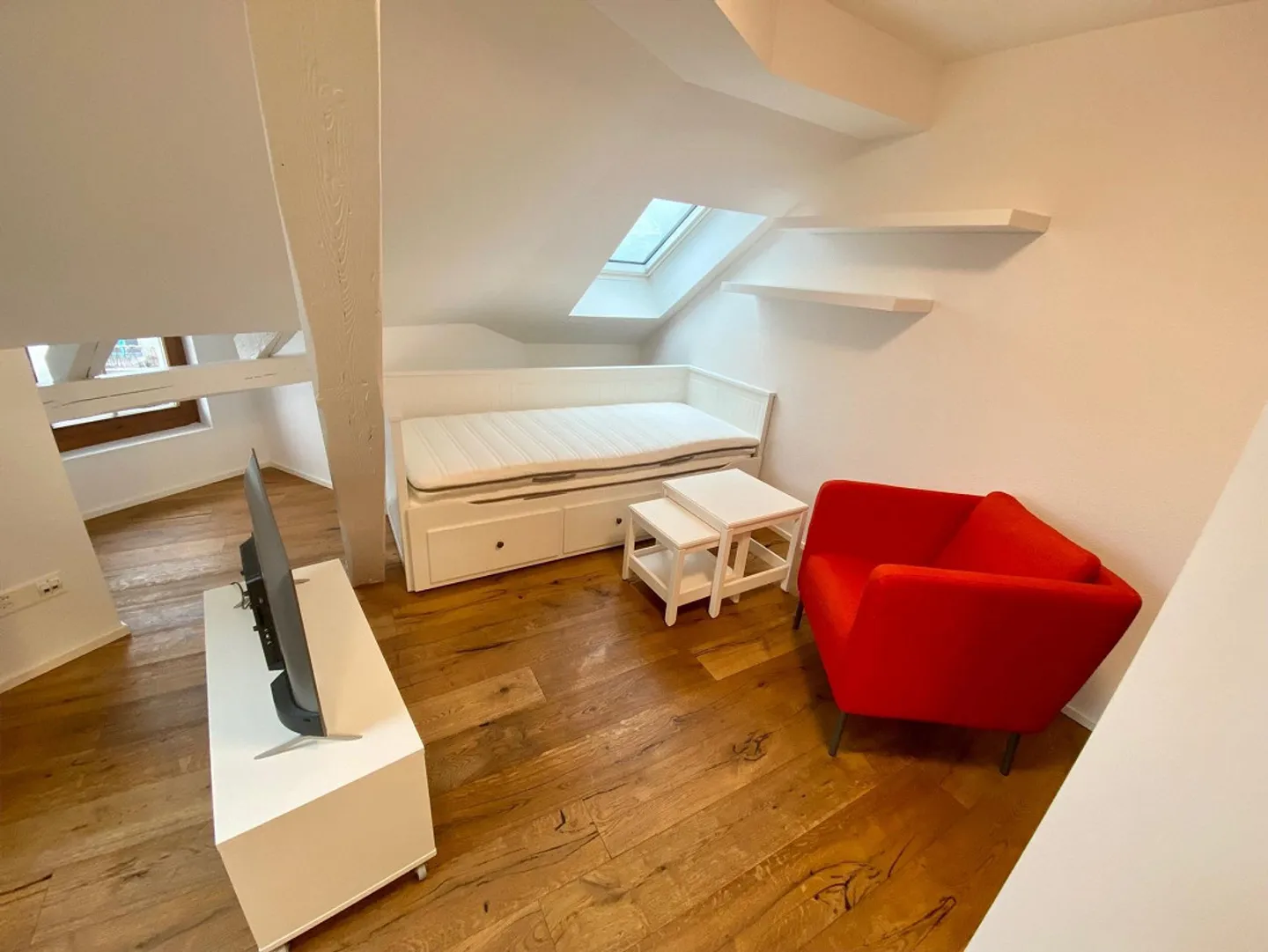 Furnished studio including electricity / Swisscom TV and internet - Photo 5 of 7