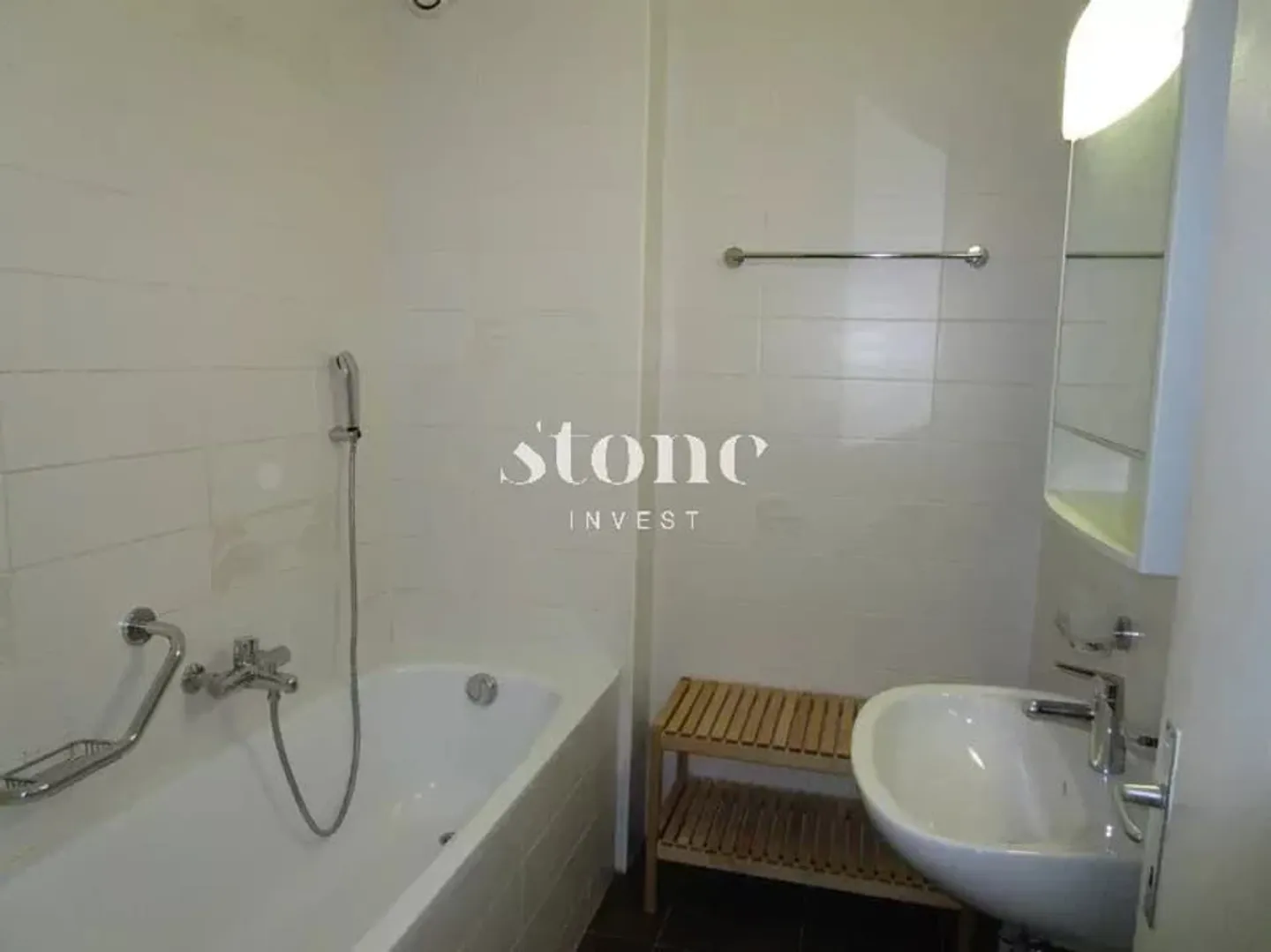 4 ROOMS REFRESHED IN THE HEART OF PAQUIS - Photo 4 of 5