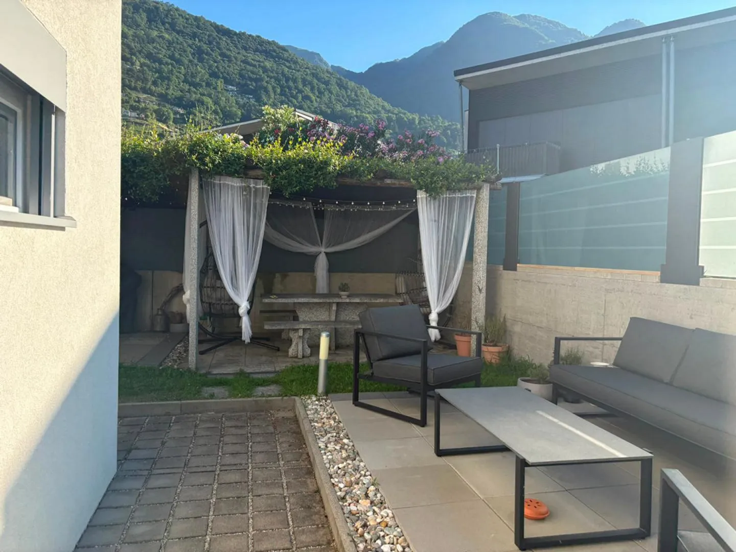 5 1/2-Zimmer-Villetta mit Garten an sehr sonniger, ruhiger Aussicht... - Foto 25 di 30