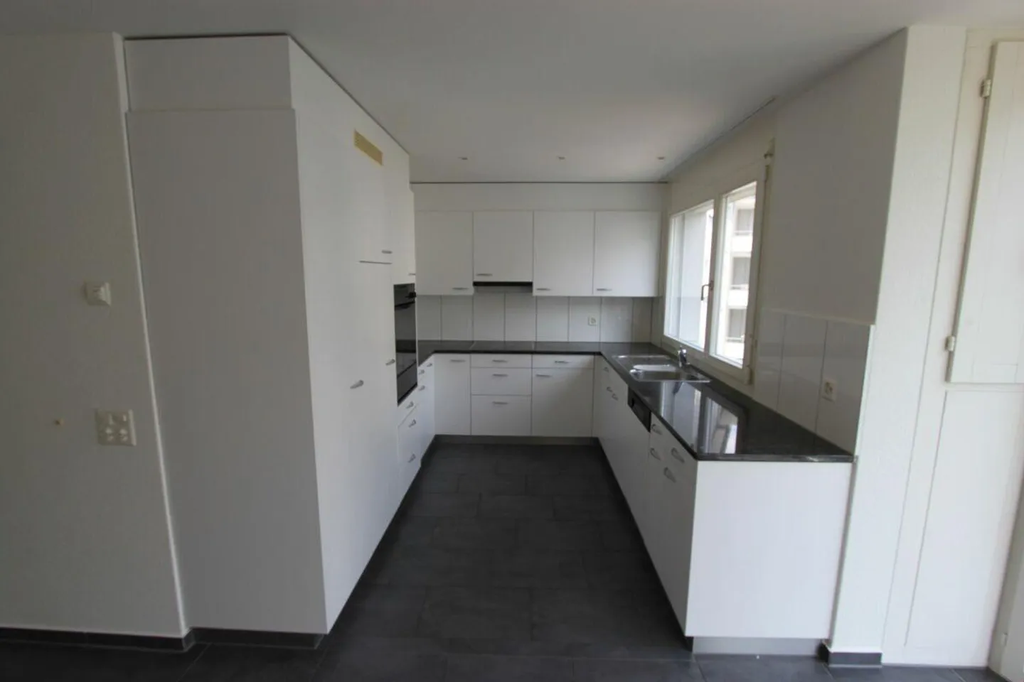 Moderne 5.5-Zimmerwohnung an idealer Lage - Foto 3 von 10