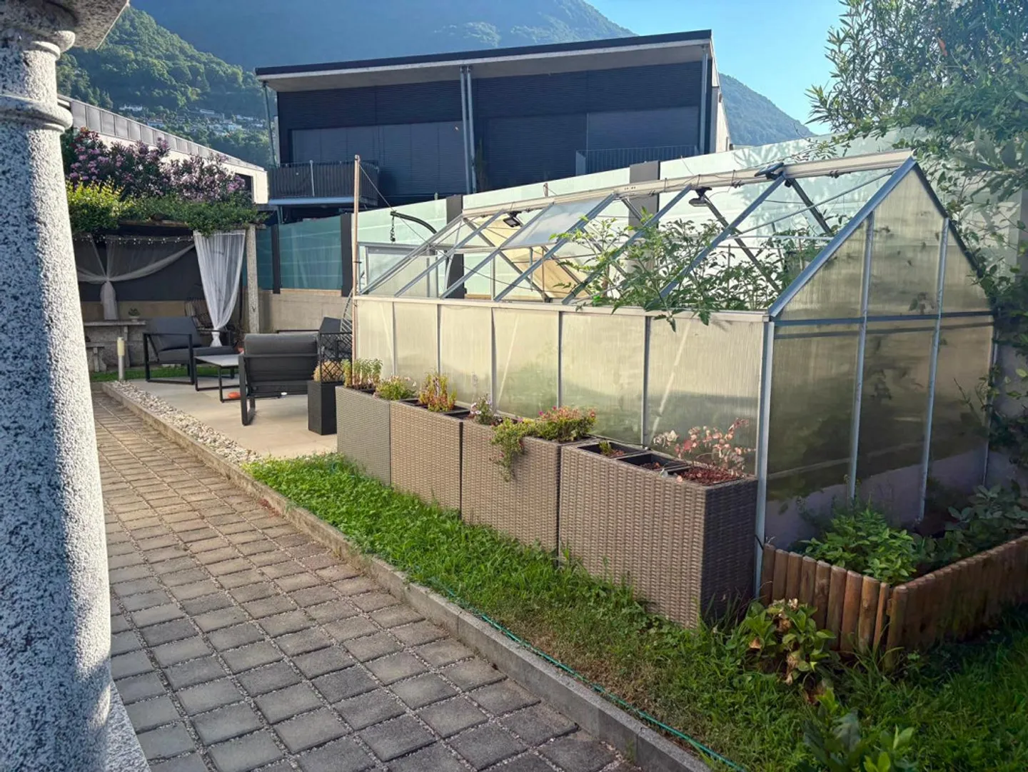 5 1/2-Zimmer-Villetta mit Garten an sehr sonniger, ruhiger Aussicht... - Foto 23 di 30