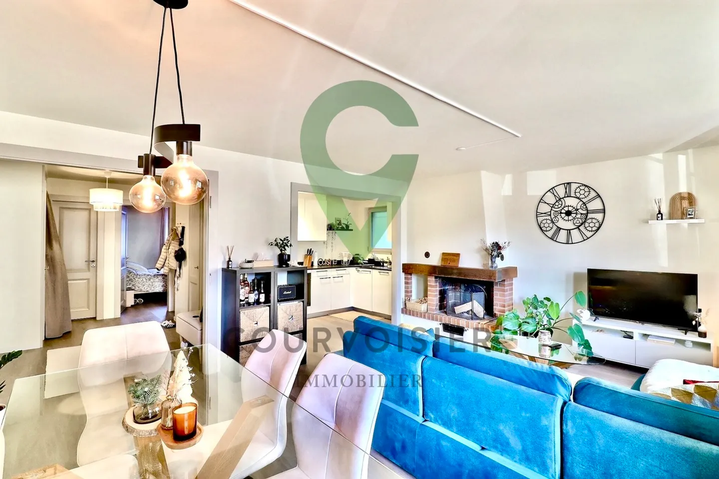 Renovated 3.5-room apartment in the heart of the village of Yens - Photo 1 of 6