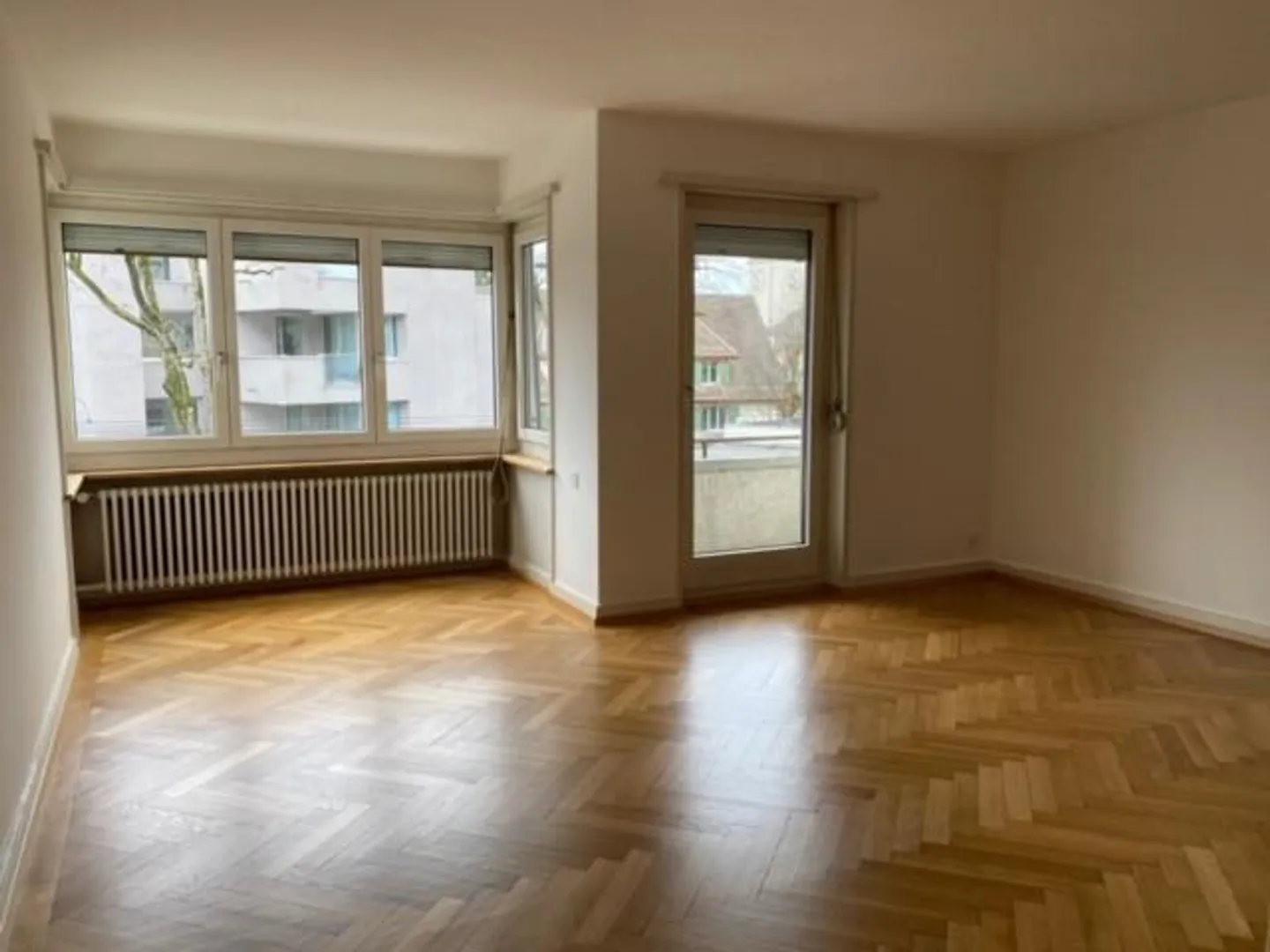 Spacious 2-room apartment in Zurich-Fluntern - Photo 2 of 5
