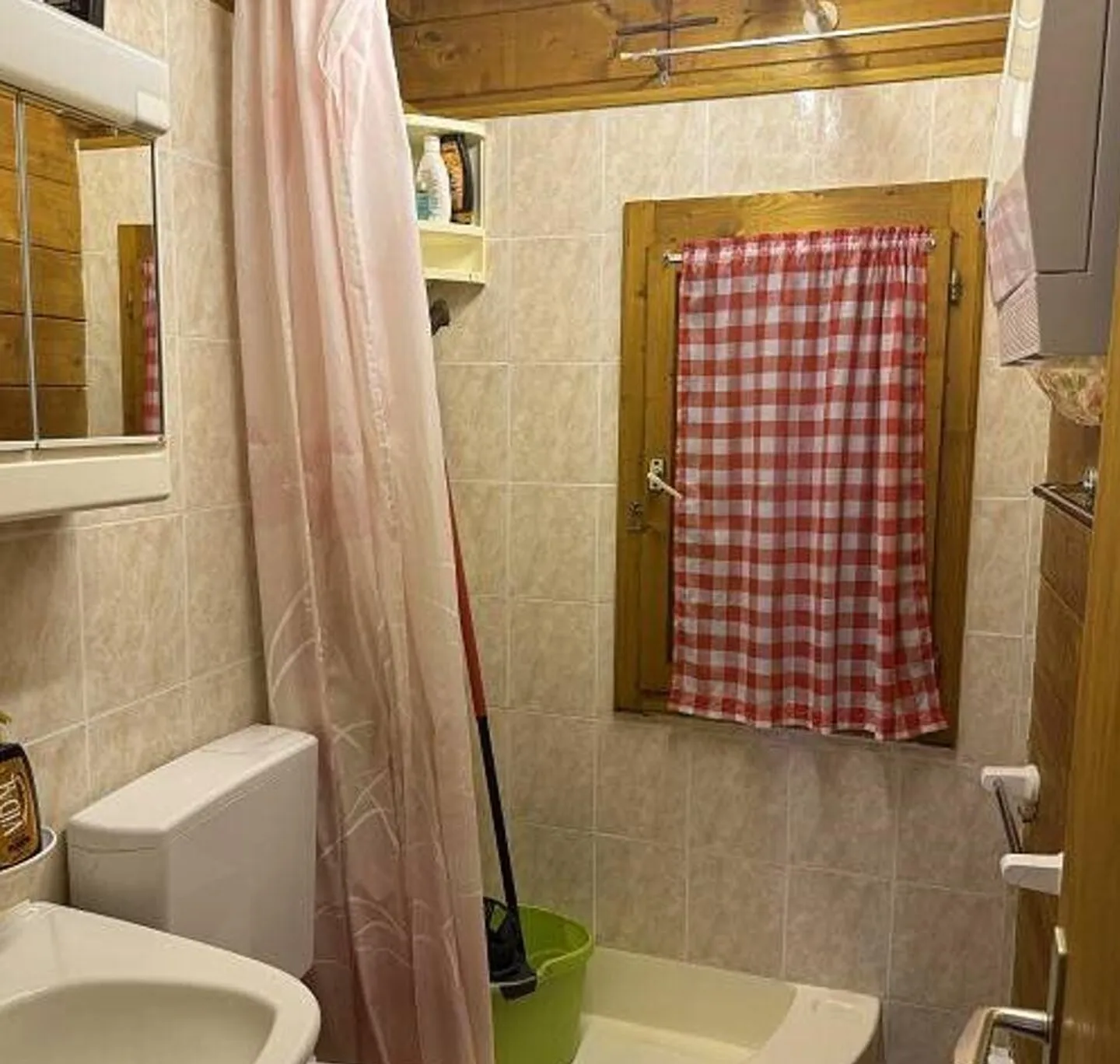 4-room chalet with 2-room apartment, garden, very quiet, sunny location - Photo 10 of 13