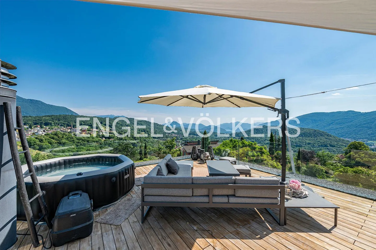 Exclusive Designer Retreat with a View - Photo 2 of 13