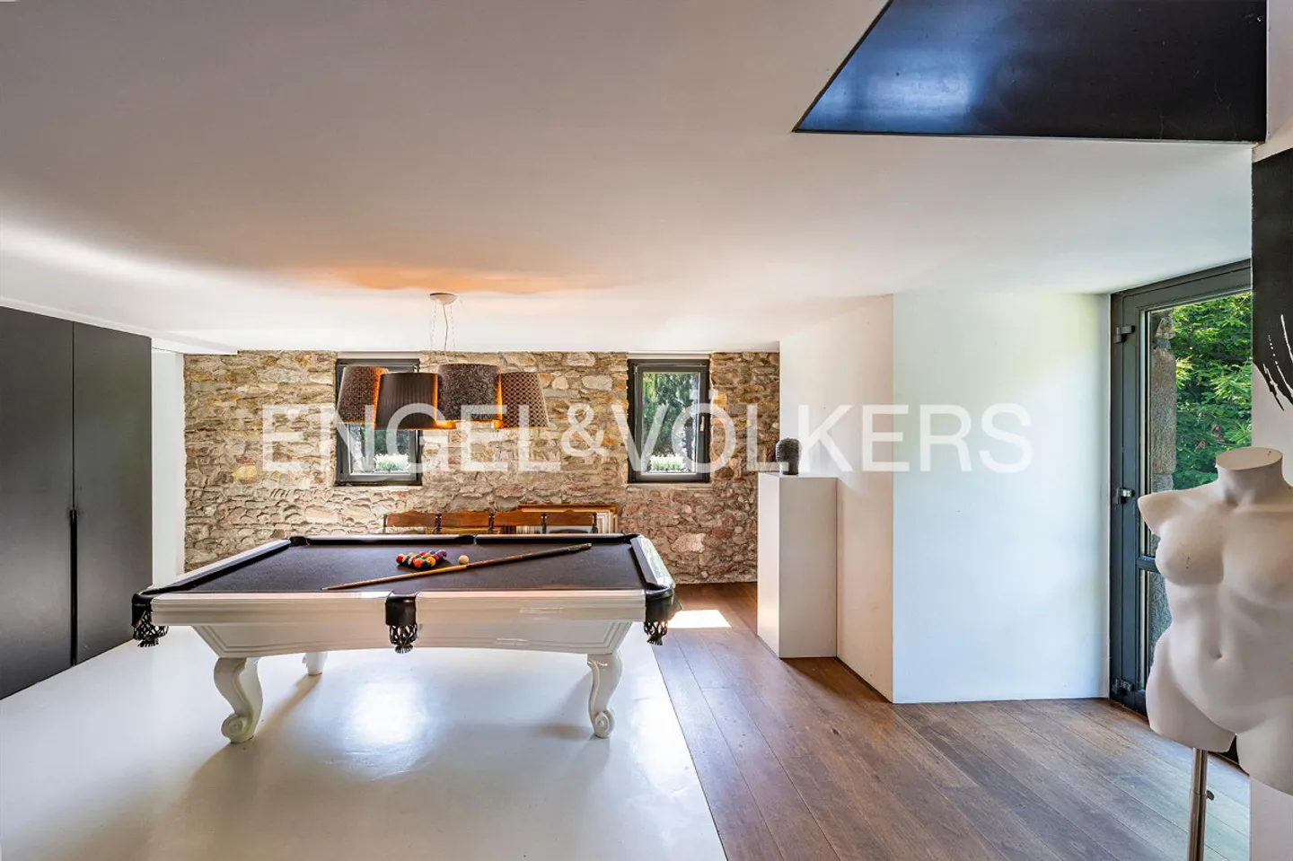 Exclusive Designer Retreat with a View - Photo 7 of 13